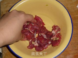 韩式牛肉海带汤的做法步骤：4