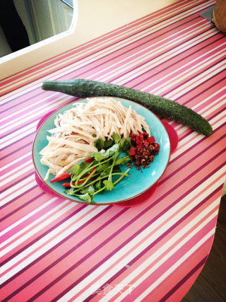 麻辣鸡丝的做法步骤：2