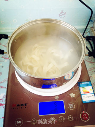 清汤鸡丝面的做法步骤：5