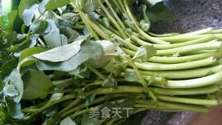 西洋菜罗汉果猪展汤的做法步骤：2