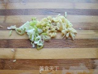 核桃炒丝瓜的做法步骤：3