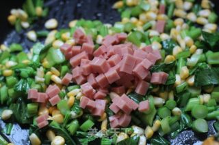 火腿肠炒饭的做法步骤：5