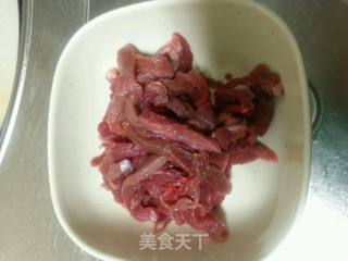 黑椒牛柳炒意粉的做法步骤：5