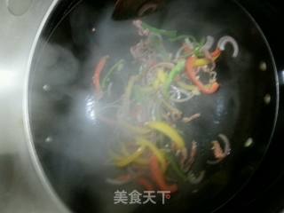 黑椒牛柳炒意粉的做法步骤：7
