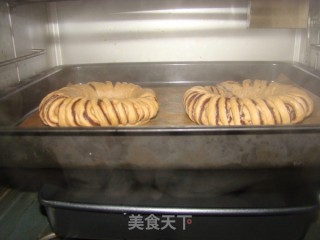 咖啡豆沙卷面包的做法步骤：13