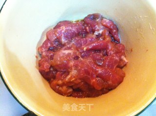 韭黄鲜蘑菇炒肉片的做法步骤：1