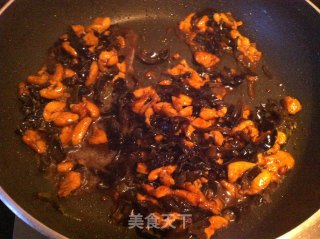 鱼香肉丝的做法步骤：3