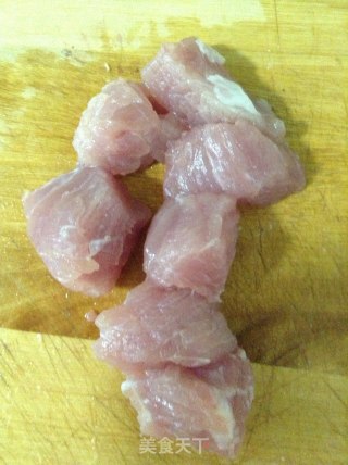 土豆烧肉的做法步骤：1