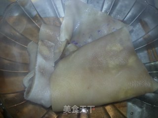 尖椒炒肉皮的做法步骤：3