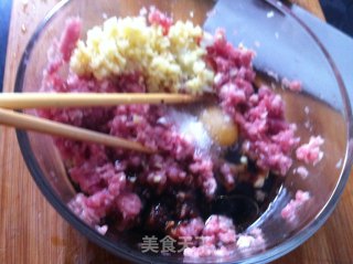 猪肉茼蒿小煎饼的做法步骤：5