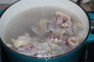 酸菜老鸭汤的做法步骤：3