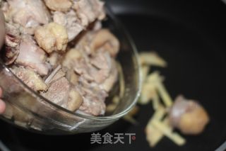 酸菜老鸭汤的做法步骤：6