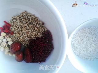 红豆莲子糯米粥的做法步骤：1