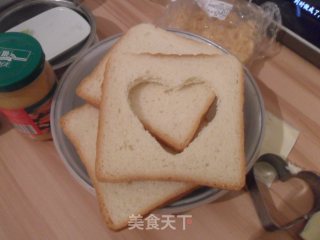 心形烤芝士肉松三明治的做法步骤：1