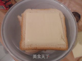 心形烤芝士肉松三明治的做法步骤：2