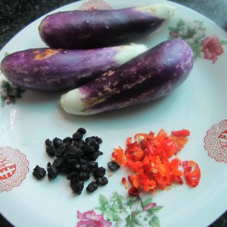 豆豉蒸茄子的做法步骤：1
