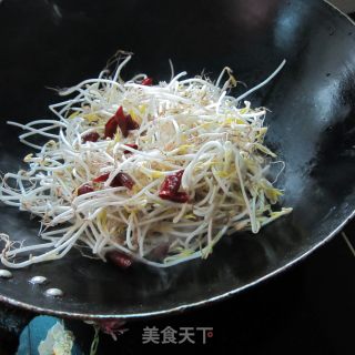 咸辣绿豆芽的做法步骤：3