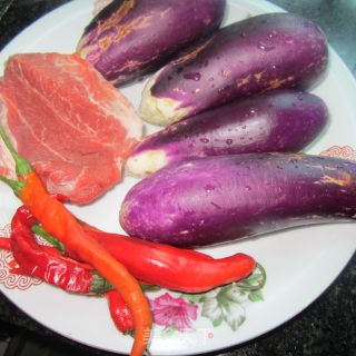 剁椒肉末茄子的做法步骤：1
