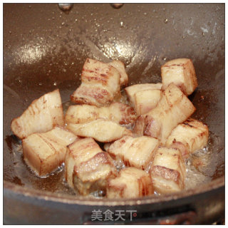 红亮美味最诱人-----冰糖红烧肉的做法步骤：3
