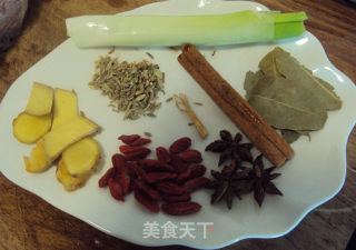【小鸡炖蘑菇】——名副其实的山珍野味的做法步骤：2