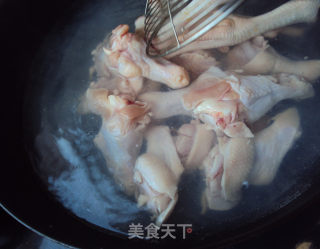 【小鸡炖蘑菇】——名副其实的山珍野味的做法步骤：3