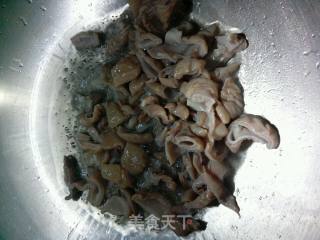 红椒肥肠的做法步骤：5