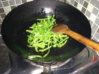 青椒烧海参的做法步骤：3