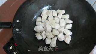 丸子炒高笋的做法步骤：5