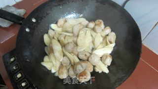 丸子炒高笋的做法步骤：6