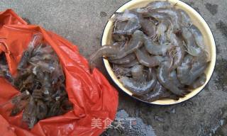 椒盐炸虾的做法步骤：2