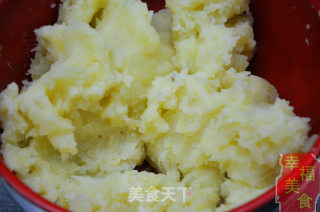 香肠烤合味面包托的做法步骤：1