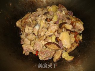【香菇盐焗鸡】---一道值得一做的无油烟不上火的懒人菜的做法步骤：6
