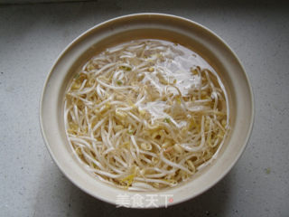 素炒河粉的做法步骤：2