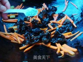 胡萝卜炒木耳的做法步骤：8