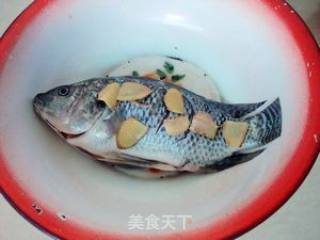 手抓鱼米线的做法步骤：1