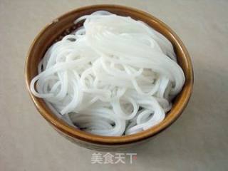 手抓鱼米线的做法步骤：3