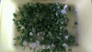 香煎藕丁鲮鱼肉饼的做法步骤：3