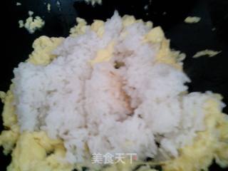 蚝油蛋炒饭的做法步骤：4