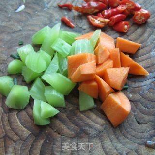 三彩丁的做法步骤：1