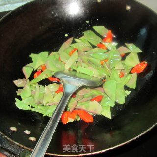 青炒紫眉豆的做法步骤：3
