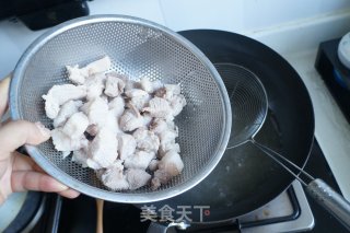 玫瑰红烧肉的做法步骤：1