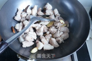 玫瑰红烧肉的做法步骤：3