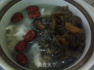 莲藕木耳排骨汤的做法步骤：4