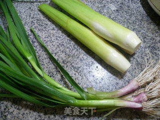大蒜炒茭白的做法步骤：1