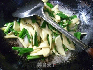 大蒜炒茭白的做法步骤：12