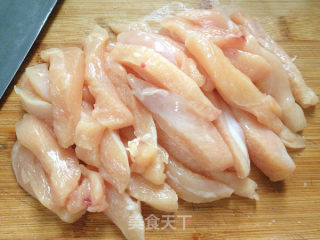 香酥鸡条的做法步骤：1