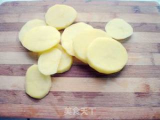 椒盐土豆片的做法步骤：1