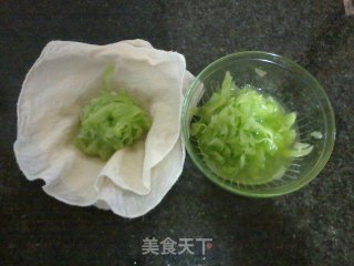 香菜拌莴笋的做法步骤：2