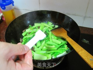 腊肉炒芥蓝的做法步骤：8