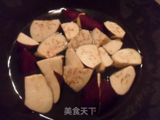 糖醋茄子的做法步骤：1